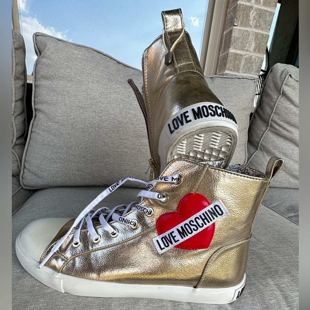 High top LOVE MOSHINO sneakers